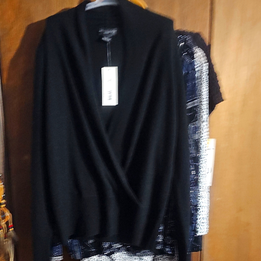 Elegant Cashmere Black Women's Sweater NWT